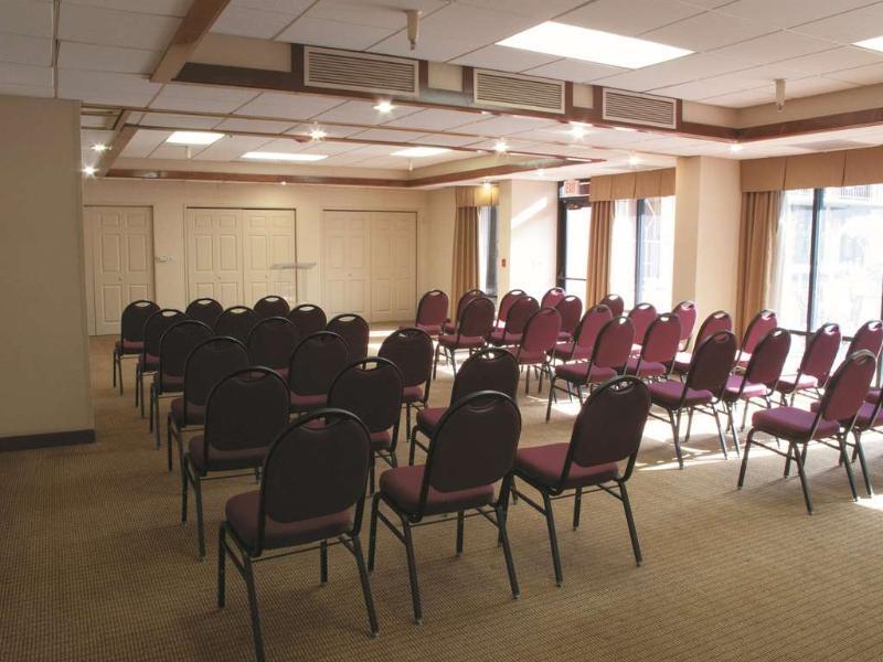 La Quinta By Wyndham Thousand Oaks-Newbury Park Extérieur photo